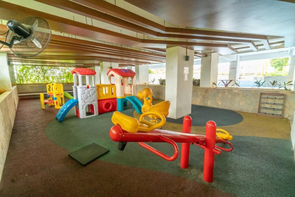 Pleasant In Bassura Mall East अपार्टमेंट